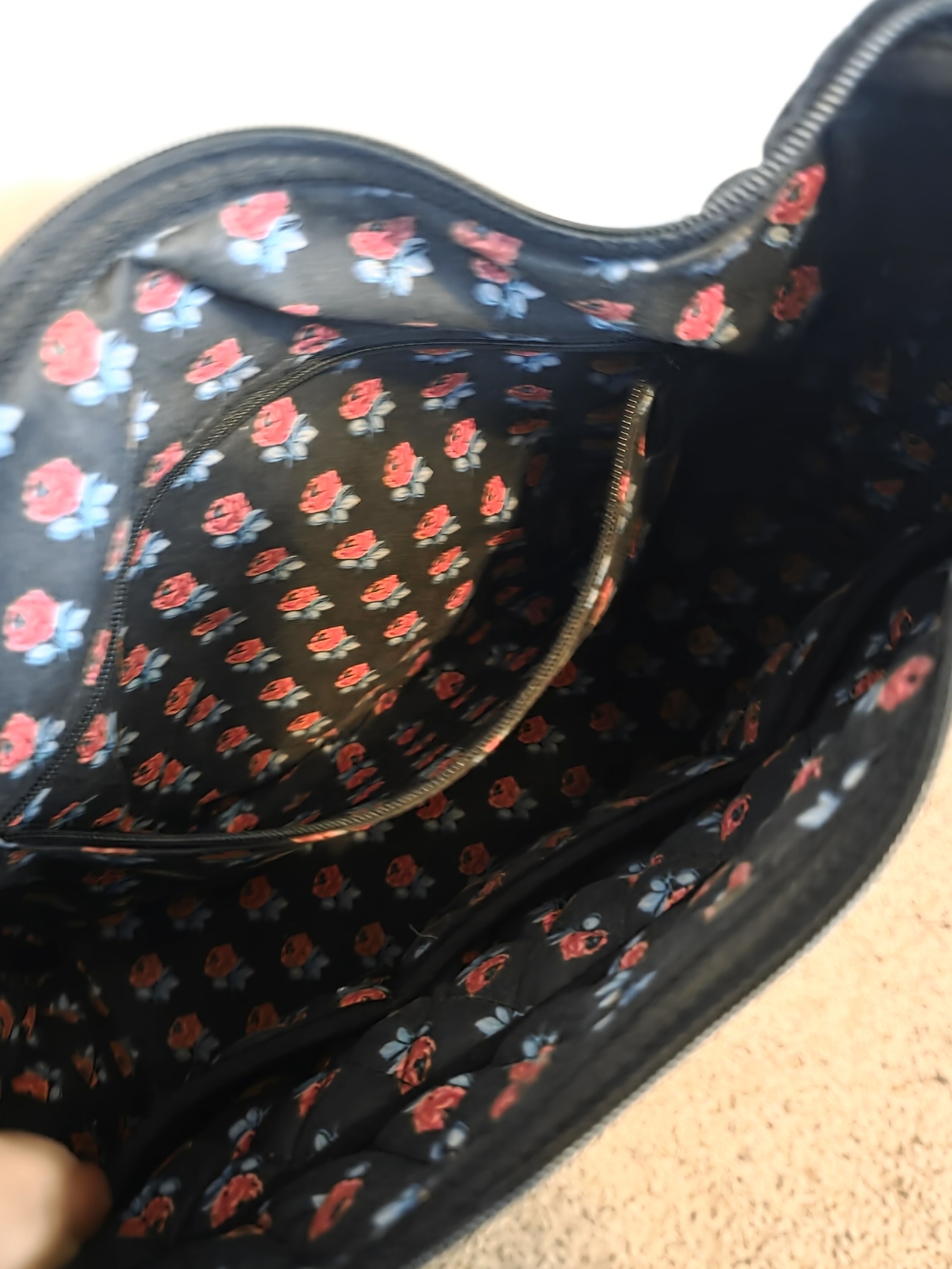 Vera Bradley On The Go Black Quilted Crossbody Shoulder Bag - Picture 2 of 7